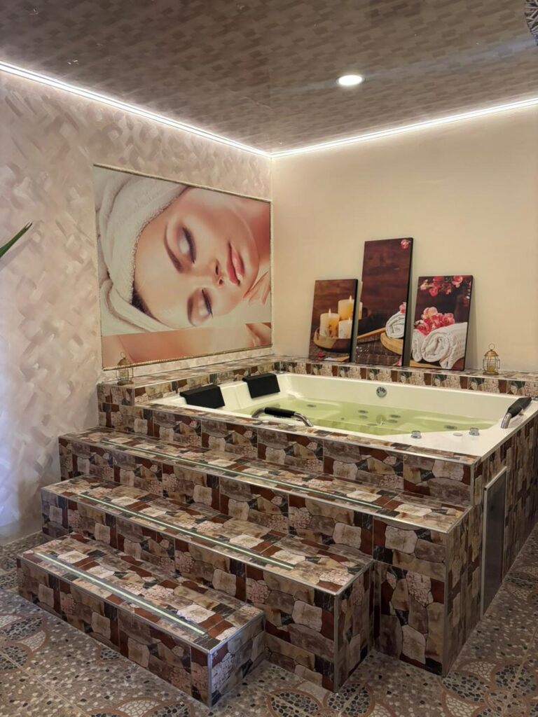 Jacuzzi privado en Mulata's SkinCare Spa Bogotá